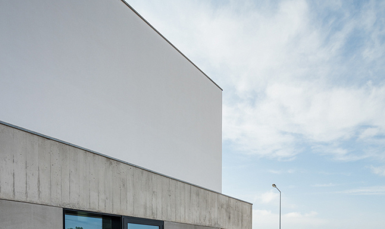 Дома хай-тек HT-245