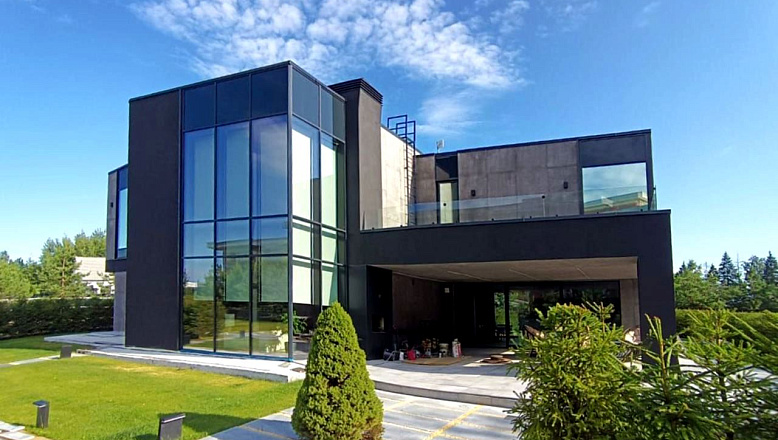 Панорамные окна в частном доме: плюсы и минусы