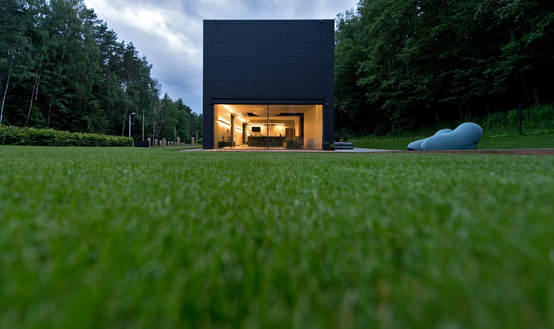 Каменные дома L-272