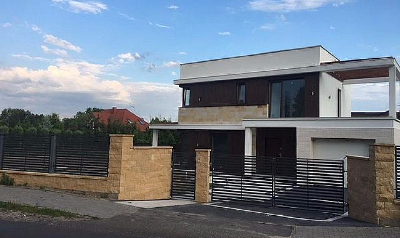 Дома хай-тек HT-126