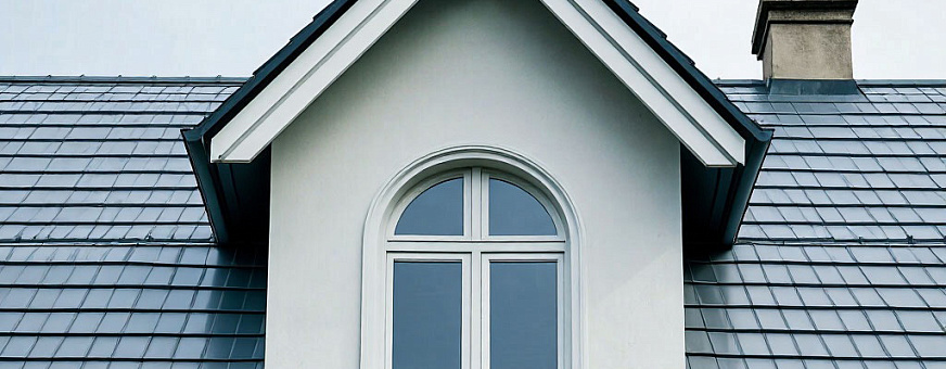 Мансардное окно или люкарна: что выбрать 