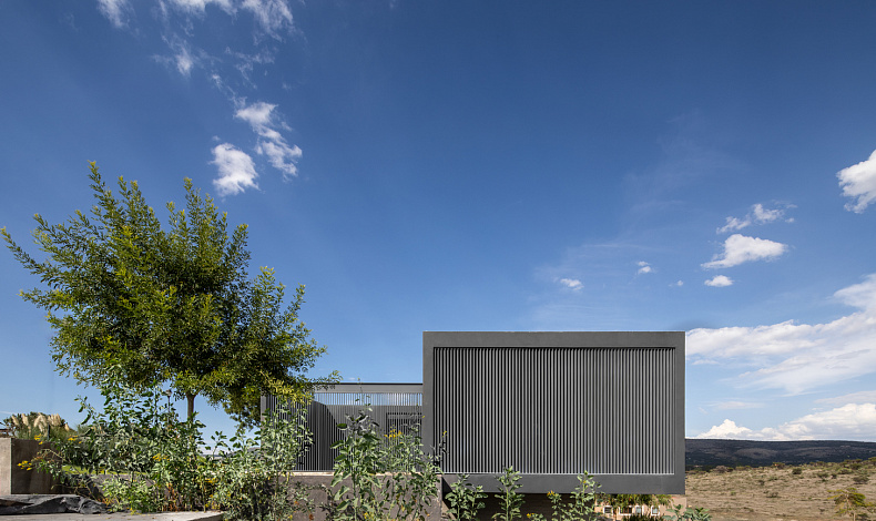 Дома хай-тек HT-241-1