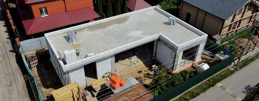 Завершено строительство дома в стиле хай-тек в п. Солнцево