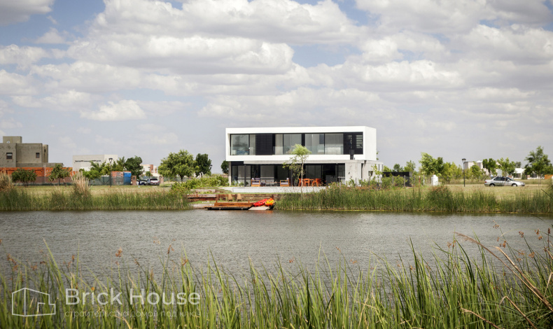 Дома хай-тек HT-320-1