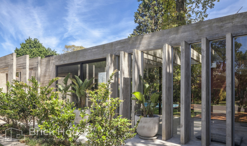 Дома хай-тек HT-380